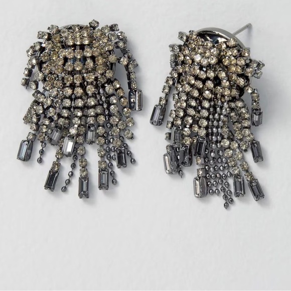 WHBM Elegant Hematite Fringe Stud Earrings - Picture 2 of 6